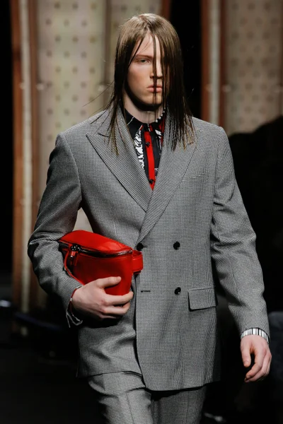 Look 40